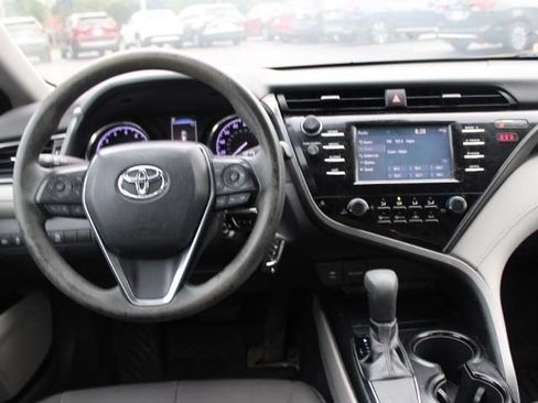 Used 2019 Toyota Camry LE FWD image 10