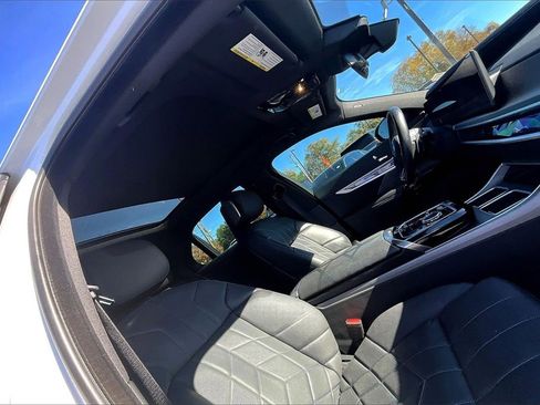 Used 2023 BMW 740i image 27