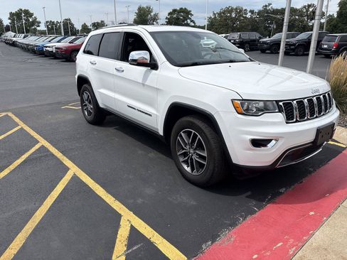 Used 2018 Jeep Grand Cherokee Limited w/ Trailer Tow Group IV AWD/4WD image 3
