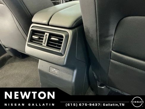 Used 2025 MAZDA CX-50 AWD 2.5 Hybrid w/ Premium Pkg image 16