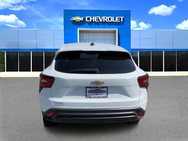 New 2026 Chevrolet Trax LS w/ Driver Confidence Package FWD image 5