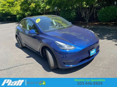 Used 2024 Tesla Model Y Long Range RWD image 16
