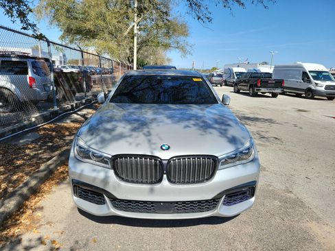 Used 2018 BMW 750i xDrive image 2
