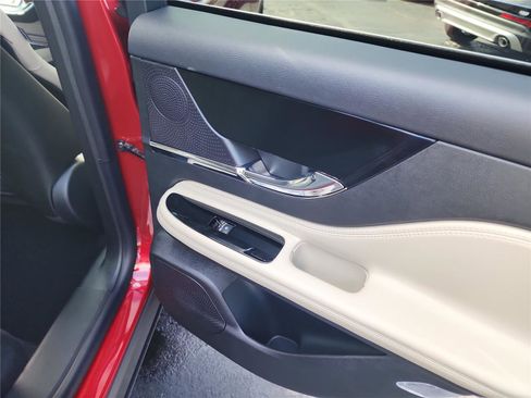 New 2026 Lincoln Corsair Premiere image 24