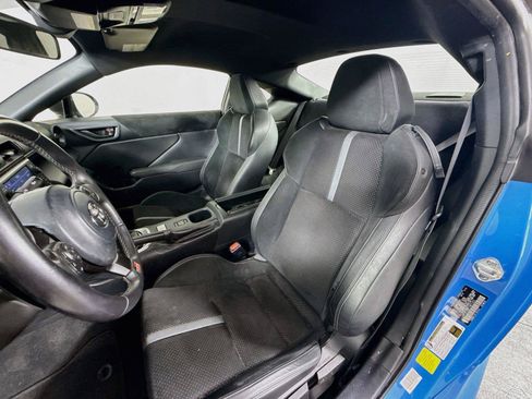 Used 2022 Toyota GR86 Premium RWD image 9