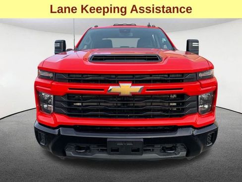 Used 2024 Chevrolet Silverado 2500 Custom image 4