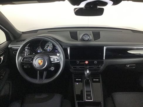 Certified 2026 Porsche Macan AWD/4WD image 25