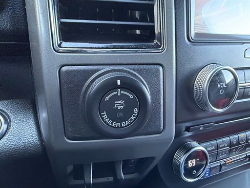 Used 2018 Ford Expedition XLT w/ Equipment Group 202A RWD image 23