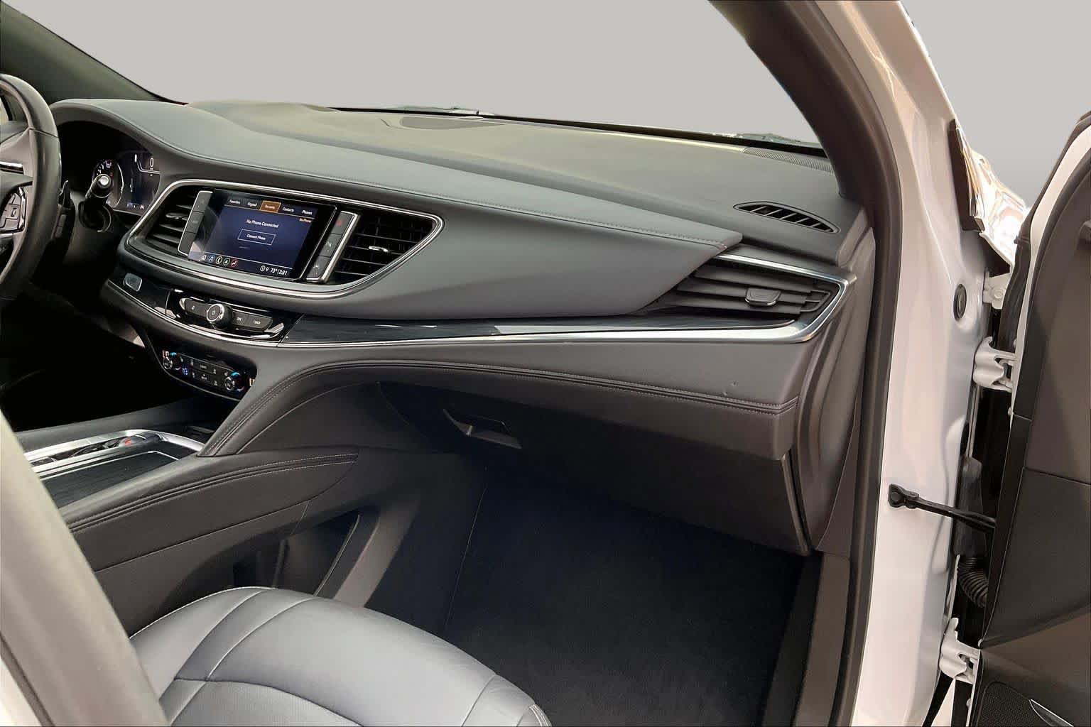 Used 2022 Buick Enclave Premium AWD/4WD image 17