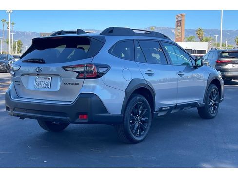 Used 2025 Subaru Outback Onyx Edition image 5