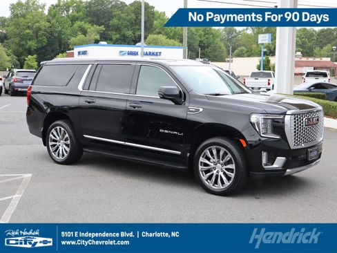 Used 2022 GMC Yukon XL Denali AWD/4WD image 1