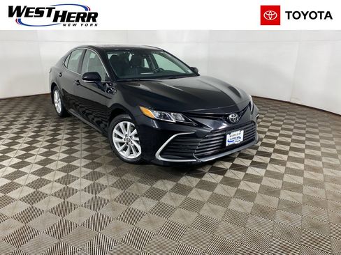 Used 2024 Toyota Camry LE image 1