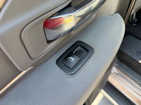 Used 2018 RAM 1500 Classic SLT RWD image 12