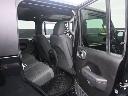 Used 2024 Jeep Gladiator Sport AWD/4WD image 46