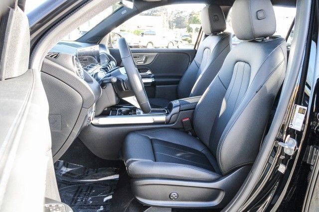 Used 2025 Mercedes-Benz EQB 300 4MATIC image 20
