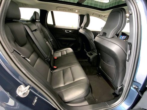 Used 2025 Volvo V60 B5 Cross Country Plus AWD/4WD image 20
