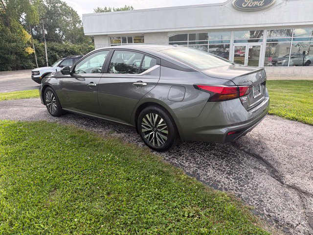 Used 2024 Nissan Altima 2.5 SV FWD image 6