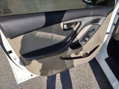 Used 2016 Hyundai Elantra SE FWD image 10