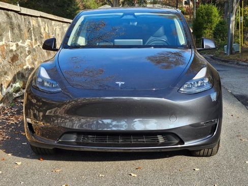 Used 2024 Tesla Model Y Long Range image 5