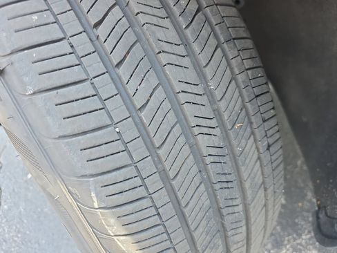 Used 2023 Buick Enclave Essence w/ LPO, Floor Liner Package AWD/4WD image 24