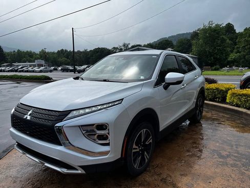 Used 2025 Mitsubishi Eclipse Cross SE AWD/4WD image 3