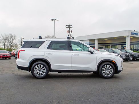 Used 2023 Hyundai Palisade SEL AWD/4WD image 3