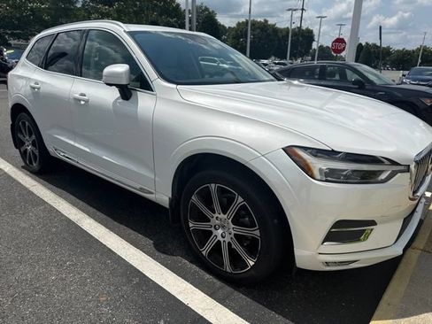 Used 2021 Volvo XC60 T5 Inscription w/ Protection Package FWD image 3