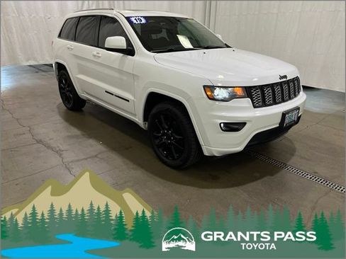 Used 2019 Jeep Grand Cherokee Altitude AWD/4WD image 1