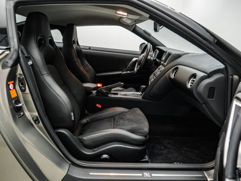 Used 2009 Nissan GT-R Premium AWD/4WD image 61