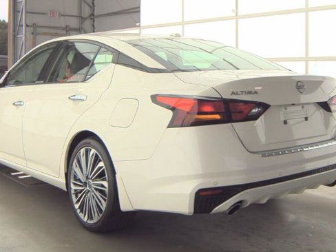 Used 2023 Nissan Altima 2.5 SL FWD image 6