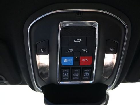 Used 2024 Jeep Grand Cherokee L Limited w/ Luxury Tech Group II image 34