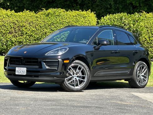 Used 2026 Porsche Macan AWD/4WD image 1