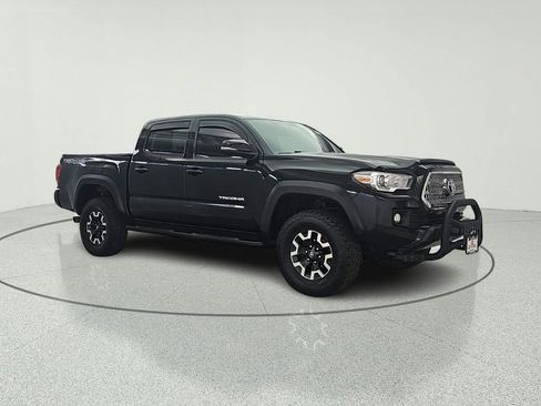 Used 2016 Toyota Tacoma TRD Off-Road AWD/4WD image 2