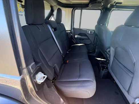 Used 2021 Jeep Wrangler Unlimited Sahara w/ Uconnect 4C Nav & Sound Group AWD/4WD image 29