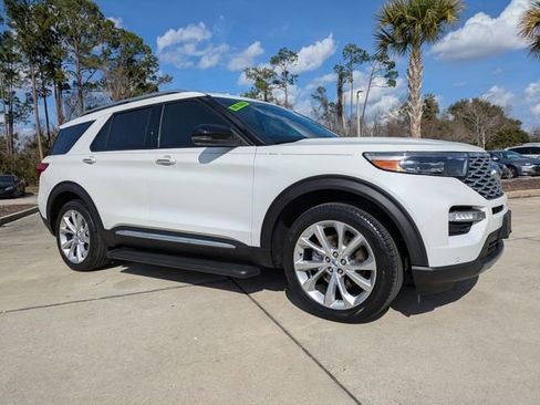 Used 2022 Ford Explorer Platinum w/ Technology Package AWD/4WD image 2
