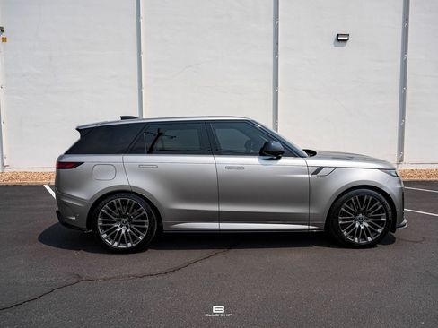 Used 2024 Land Rover Range Rover Sport AWD/4WD image 11