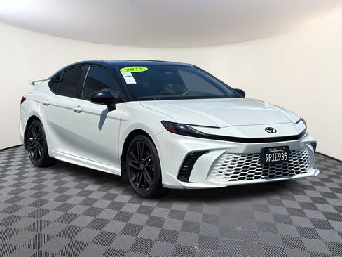 Used 2025 Toyota Camry XSE FWD image 1