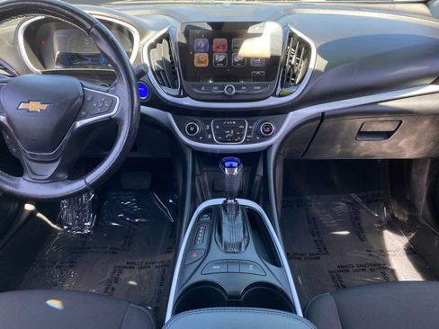 Used 2018 Chevrolet Volt LT w/ Comfort Package FWD image 11