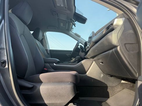 Used 2024 Toyota Highlander LE image 22