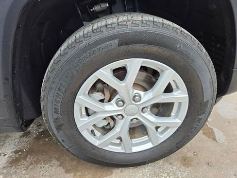 Certified 2023 Jeep Grand Cherokee Limited image 28