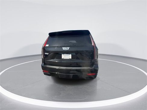 Used 2024 Cadillac Escalade Sport w/ LPO, ONYX Package image 7