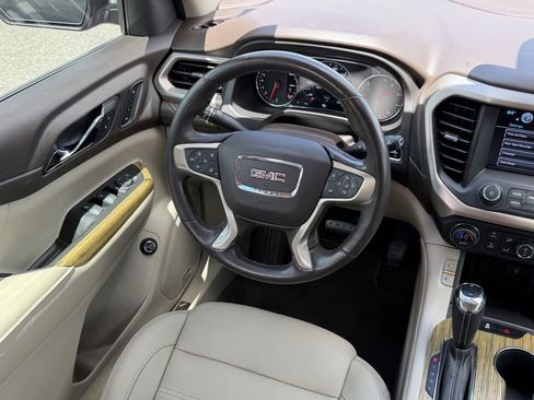 Used 2019 GMC Acadia Denali w/ Technology Package FWD image 13