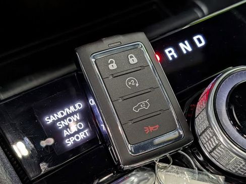 Used 2024 Jeep Grand Cherokee L Limited w/ Black Appearance Package AWD/4WD image 29