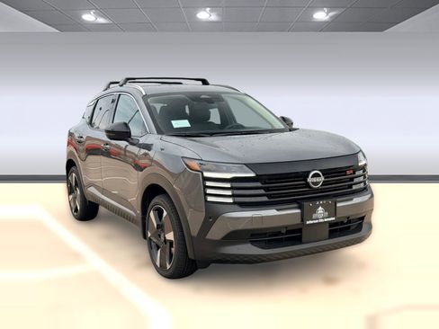 New 2026 Nissan Kicks SR w/ Cold Weather Package image 6