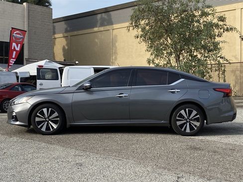 Certified 2022 Nissan Altima 2.5 SL image 3