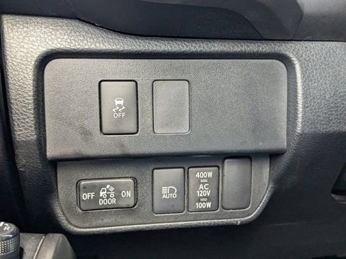 Used 2020 Toyota Tacoma TRD Sport AWD/4WD image 24
