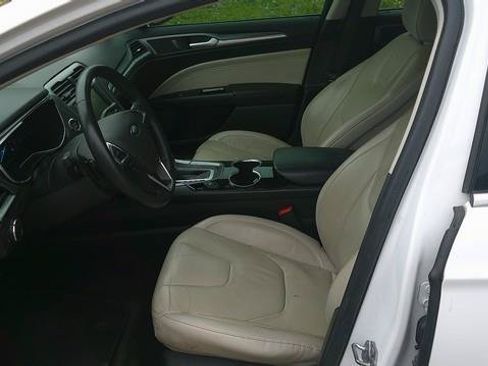 Used 2016 Ford Fusion Titanium FWD image 5