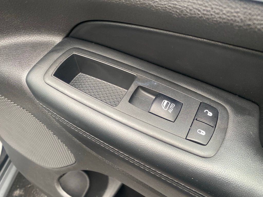 Used 2020 Jeep Grand Cherokee Limited w/ Luxury Group II RWD image 36