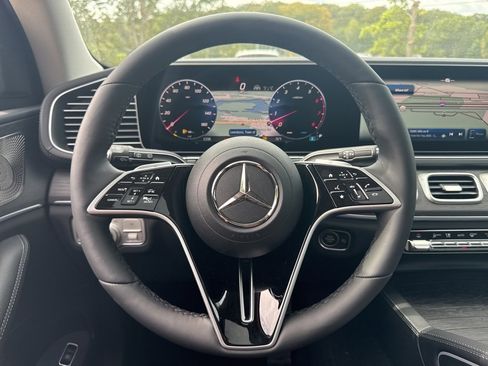New 2026 Mercedes-Benz GLS 450 4MATIC image 28