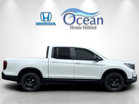 New 2026 Honda Ridgeline Black Edition image 6
